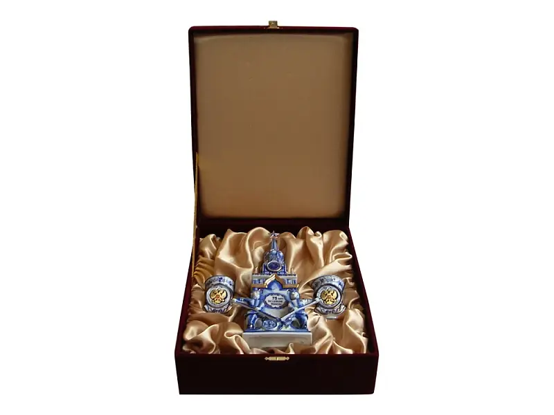 Показать основное фото