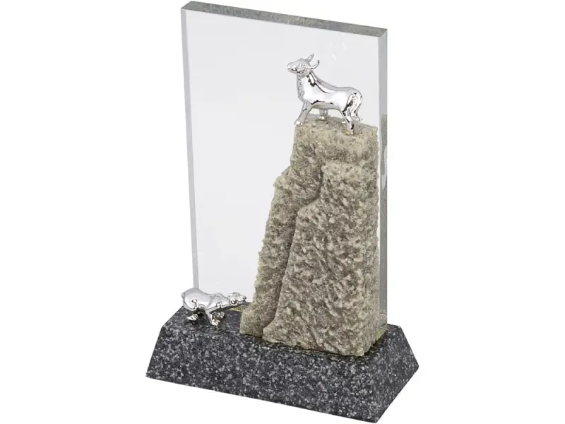 Показать основное фото